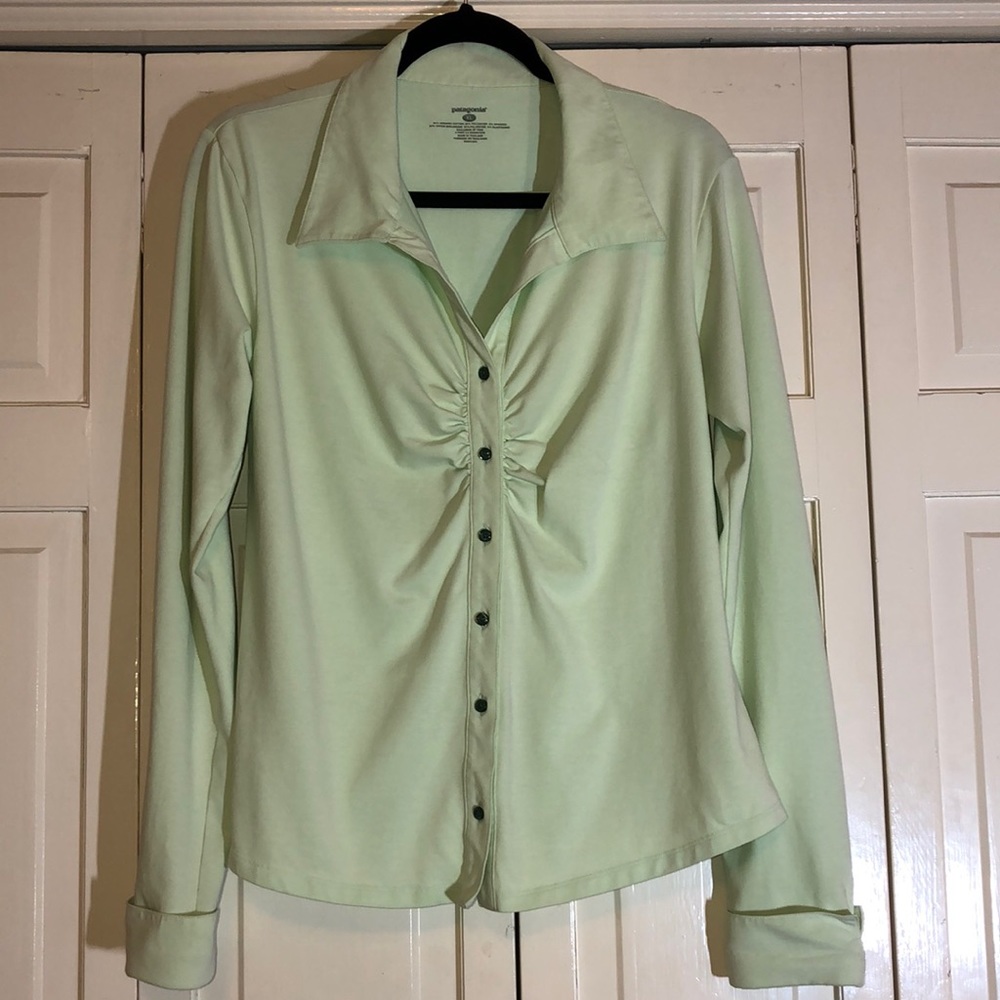 Patagonia Green Cuffed Rouched Button Up Stretch Top SZ XL R1